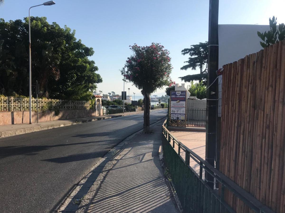 La Casetta Al Porto Di Ischia Apartamento Exterior foto